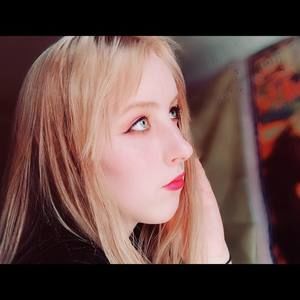 Meet your Posher, Jacquelin